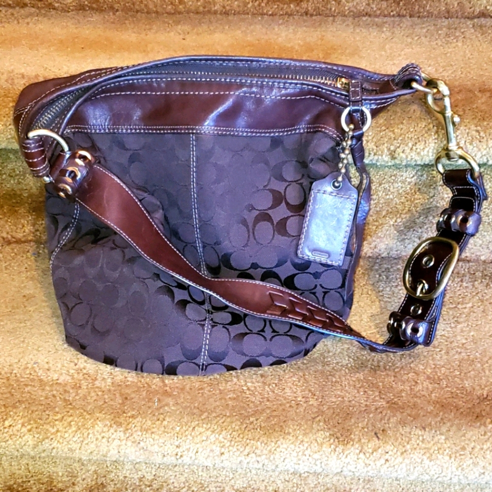 Coach bucket bag like new!